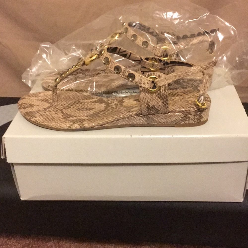 Jessica Simpson Brand - Picture 4 of 5